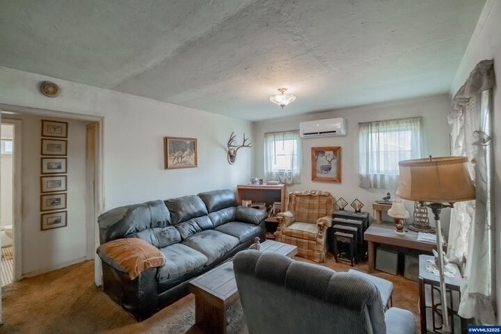 Property Photo:  4711 Herrin Rd NE  OR 97305