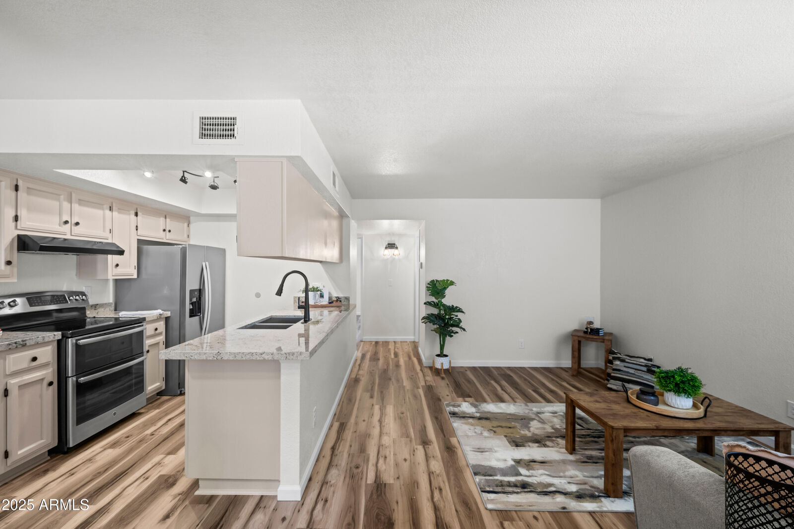 Property Photo:  520 N Stapley Drive 285  AZ 85203 