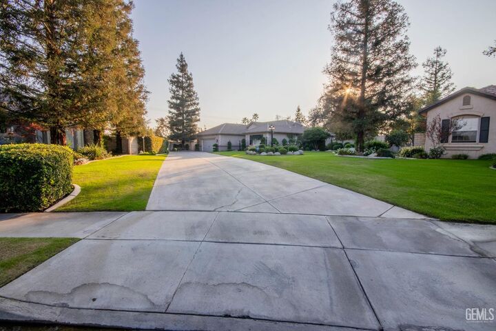 Property Photo: 3223 Peace Rose Street CA 93311