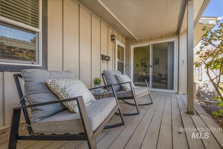 Property Photo:  1147 S Abbey Circle  ID 83705 