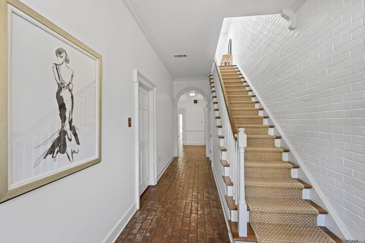 Property Photo:  61 Jamestowne Ct #61  LA 70809 