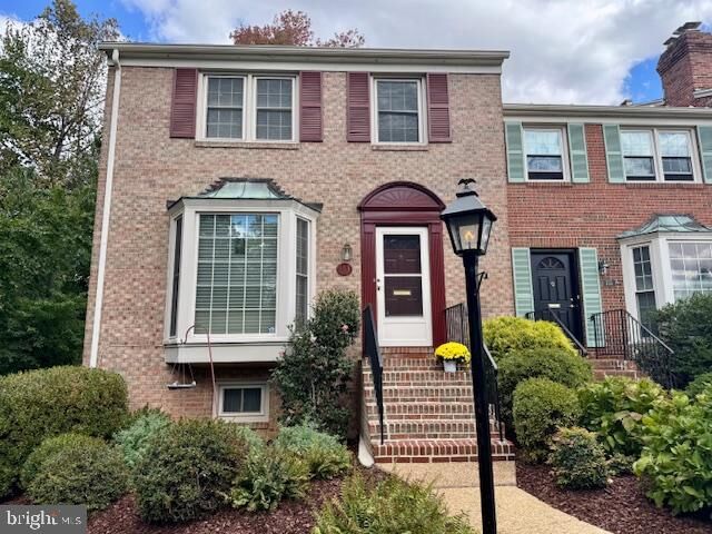 153 East Street NE  Vienna VA 22180 photo