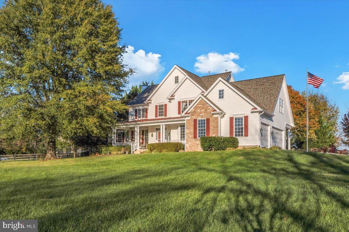 Property Photo:  16886 Ivandale Road  VA 20158 