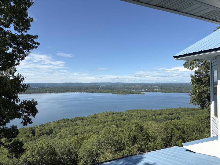 Property Photo:  690 Cliffview  AR 72131