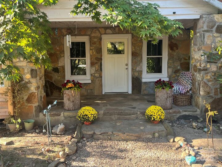 86 R And R Hyder Lane  Hendersonville NC 28792 photo