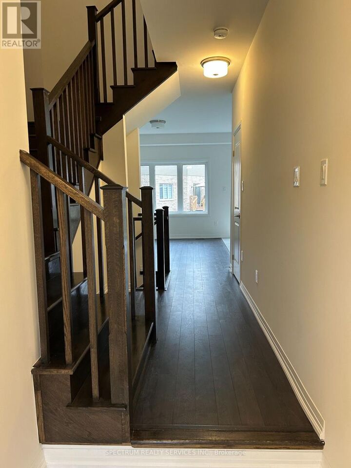 Property Photo: 6 Ingalls Avenue ON N3V 0B7