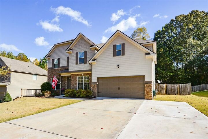 Property Photo:  195 Ledford Way  GA 30132