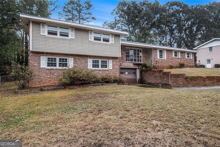 Property Photo: 1723 Regency Place GA 30296