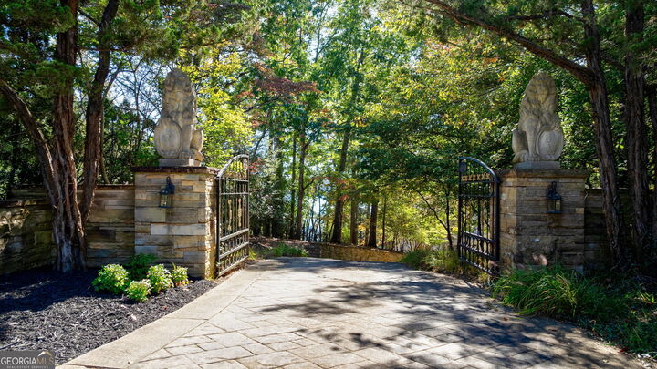 Property Photo:  6655 Sweetwater Point  GA 30542