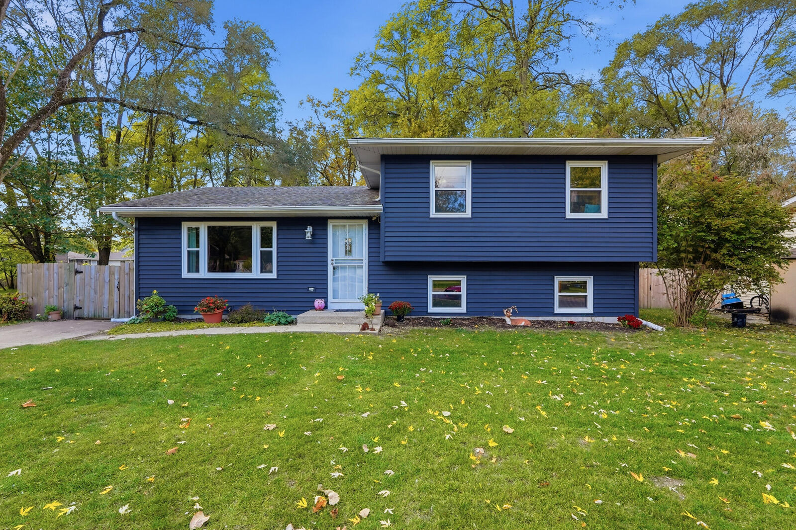 Property Photo:  2140 Union Street  IN 46405 