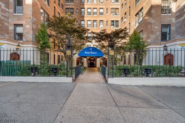 Property Photo:  50 Glenwood Ave Unit 505  NJ 07306 