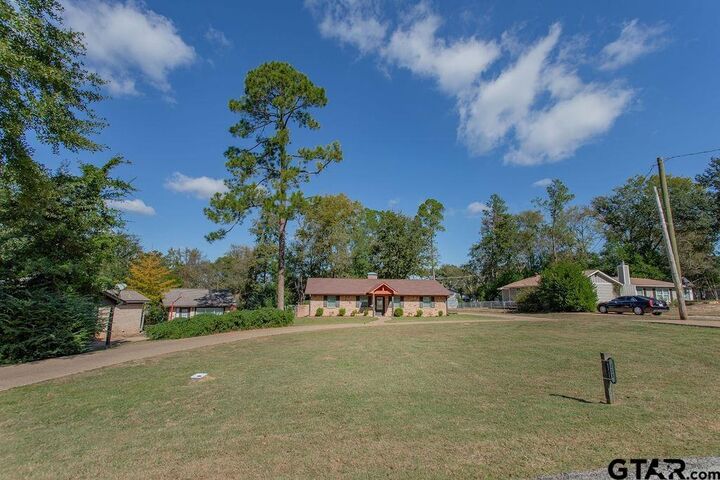 Property Photo:  213 Treetop Lane  TX 75771 