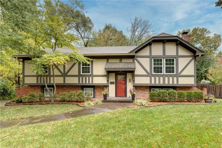 9664 Roe Avenue  Overland Park KS 66207 photo