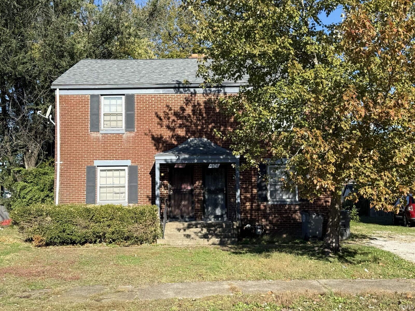 Property Photo: 1101 1103 Macarthur Circle IN 47714