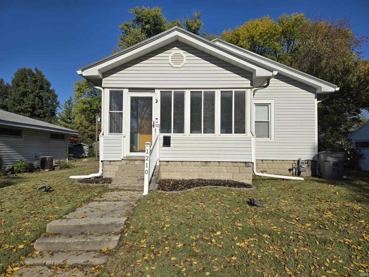 1210 N 13th Street  Vincennes IN 47591 photo