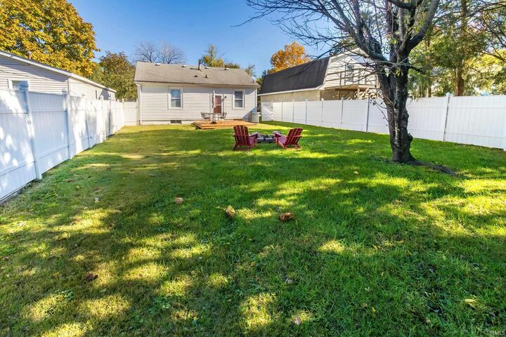 Property Photo:  2120 Harding Avenue  IN 47711 