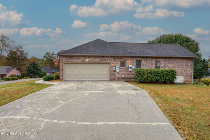 Property Photo: 3201 Roanoke Circle TN 37920