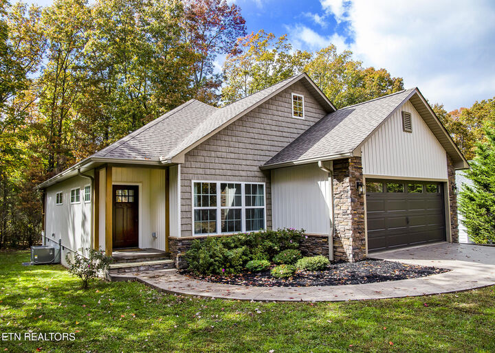 15 Hickory Cove Lane  Crossville TN 38558 photo