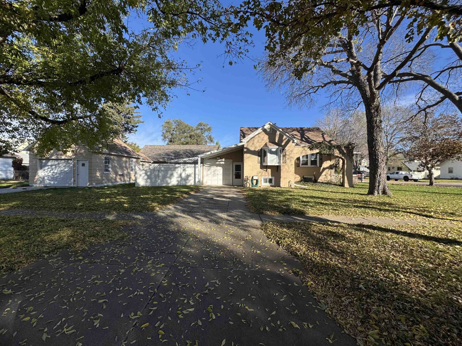 Property Photo:  420 S Maple  NE 69101 