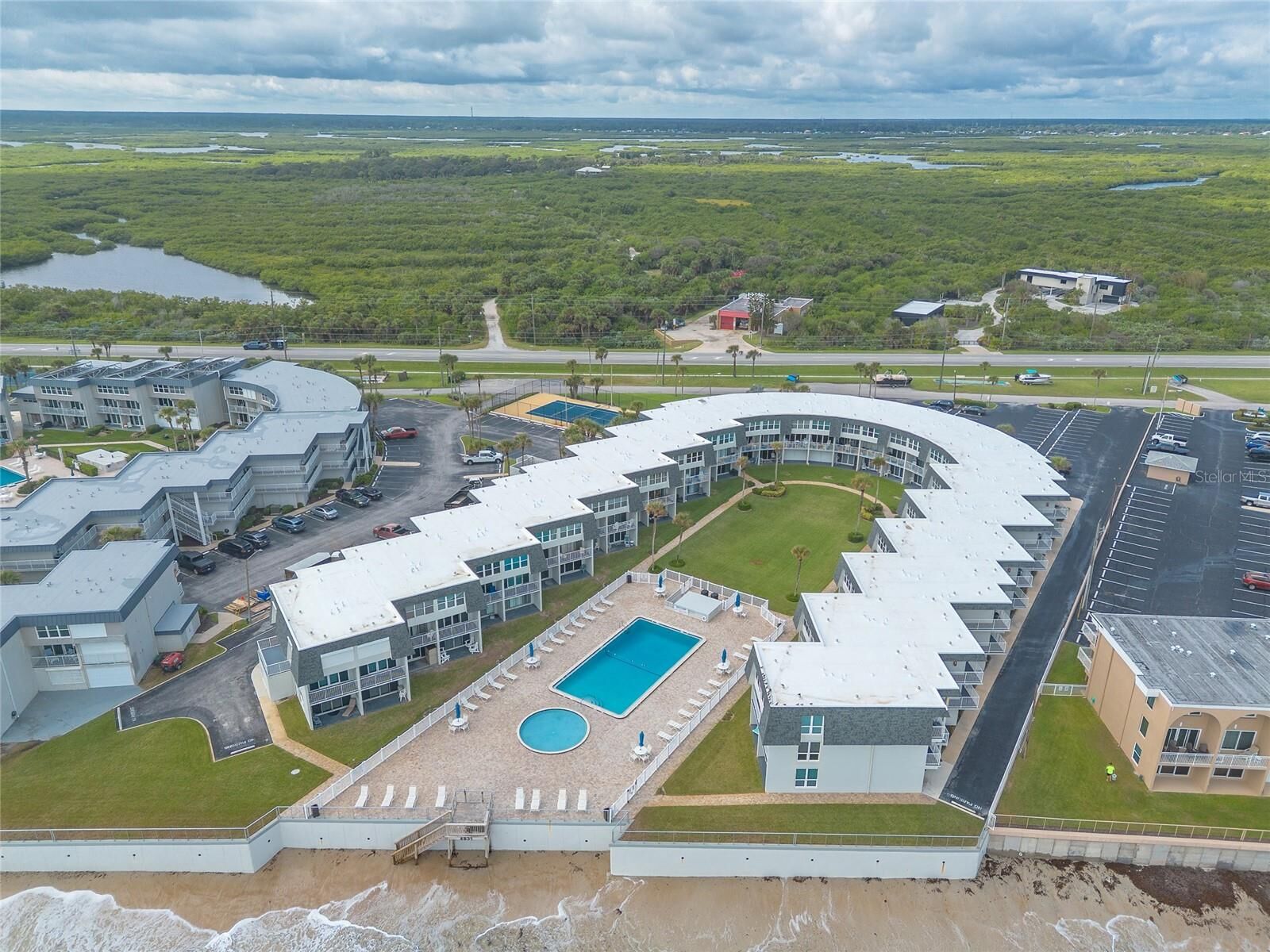 Property Photo:  4831 Saxon Drive 1060  FL 32169