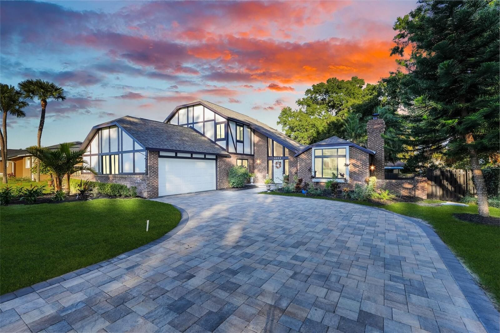 Property Photo:  6809 Parson Brown Drive  FL 32819 