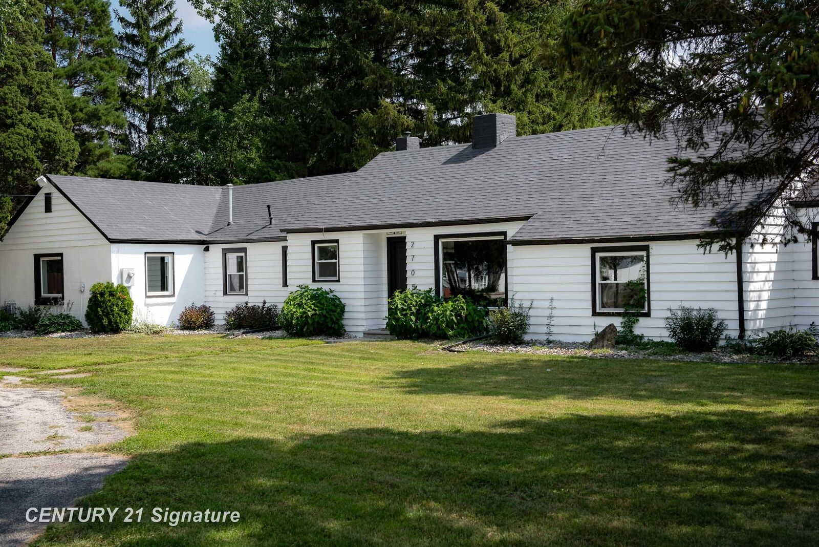 Property Photo: 2705 McCarty Road MI 48603