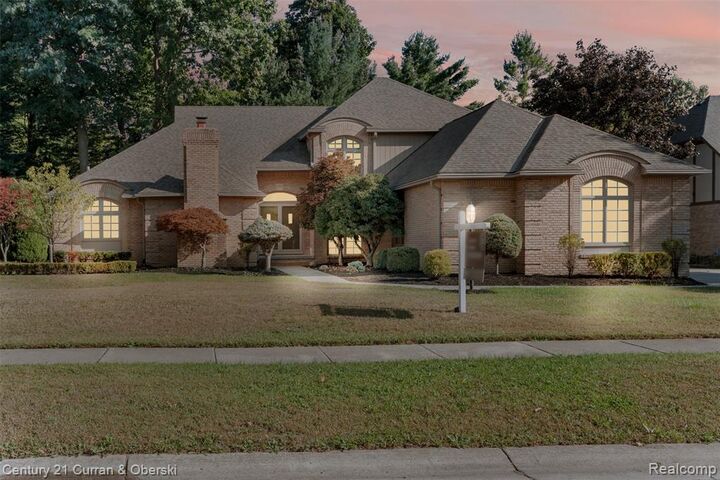 Property Photo:  9039 Oakridge Trail Trail  MI 48317 1823 