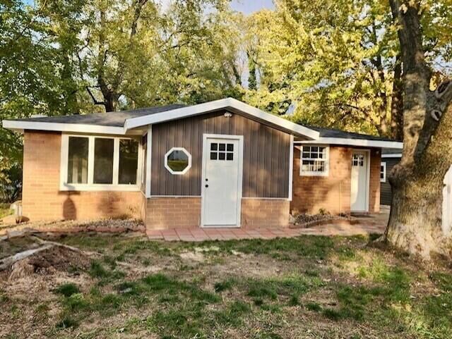 Property Photo:  1201 Summer Street  MI 49022 