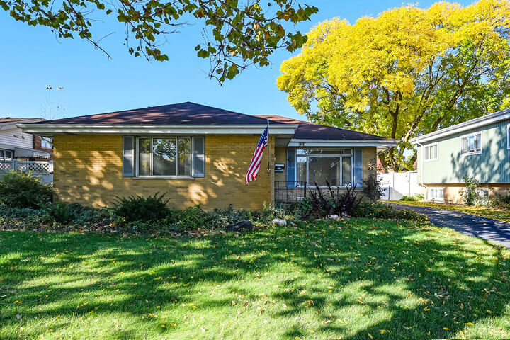 2316 Boeger Avenue  Westchester IL 60154 photo