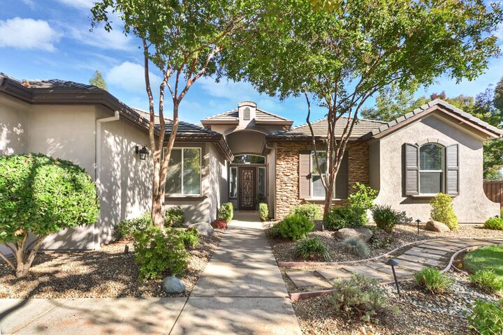 Property Photo:  10340 Sorenstam Drive  CA 95829 