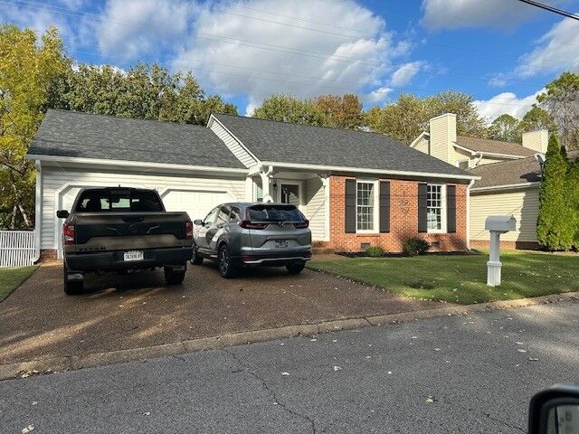 4932 Yorkshire Rd  Nashville TN 37211 photo