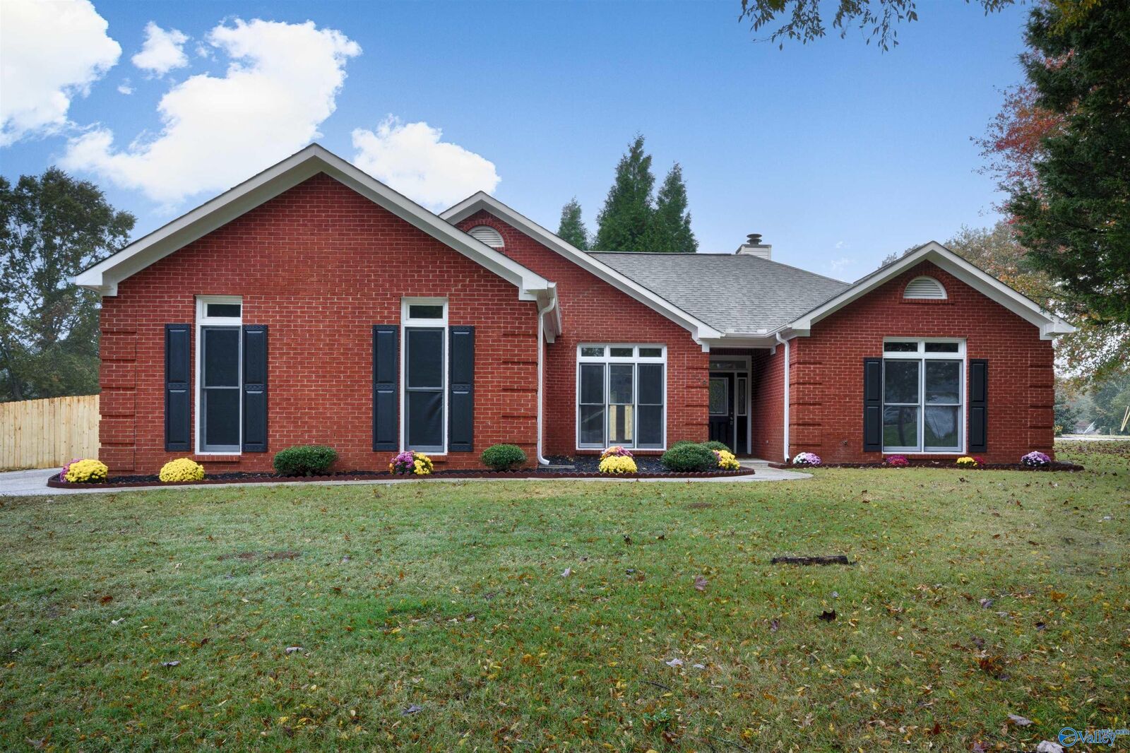 Property Photo:  119 Summerfield Lane  AL 35749