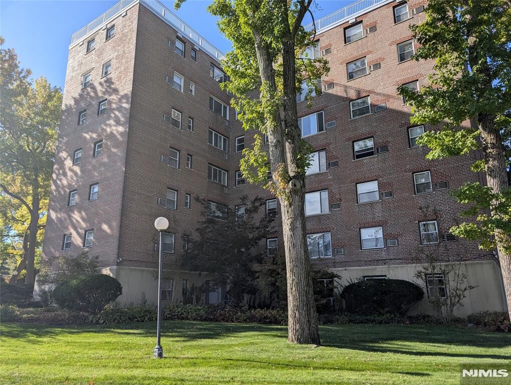 Property Photo: 2345 Linwood Avenue Lg NJ 07024