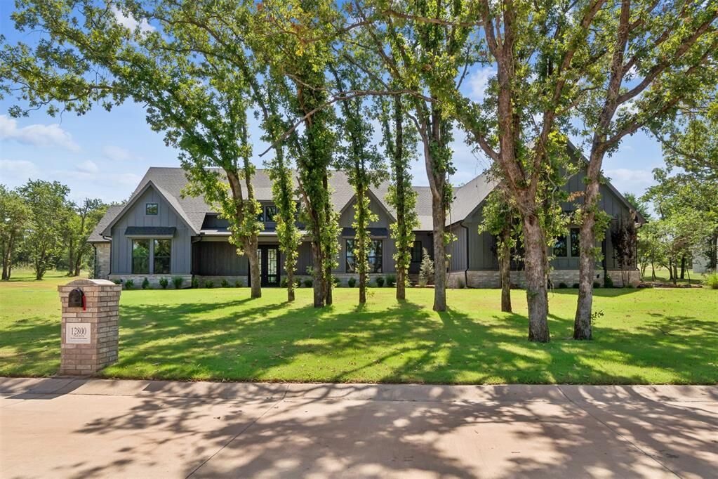 Property Photo: 12800 Hidden Trail OK 73007