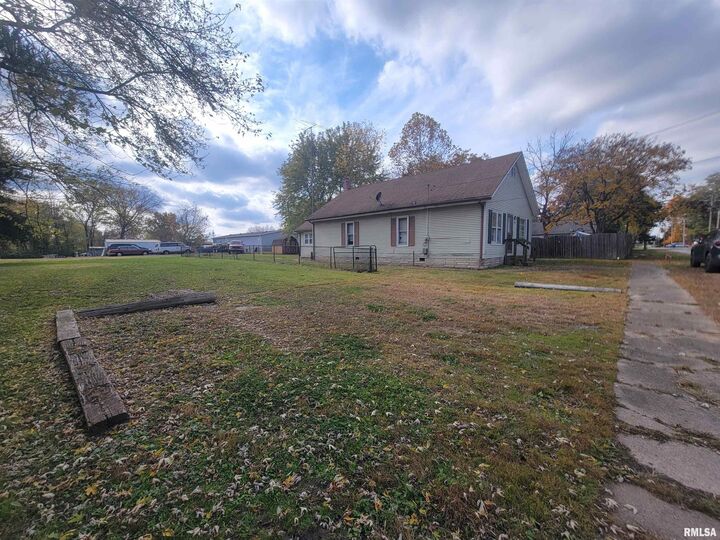 Property Photo:  306 Vogel Street  IL 62927 