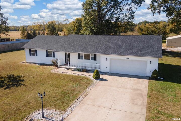 Property Photo:  1304 Hazel Street  IL 62951 