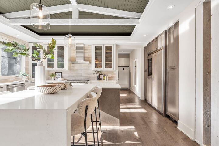 Property Photo: 625 Britannia Drive SW AB T2S 1J2