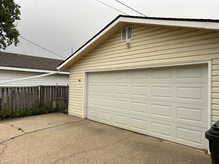 Property Photo: 704 Bankview Drive AB T0J 0Y6