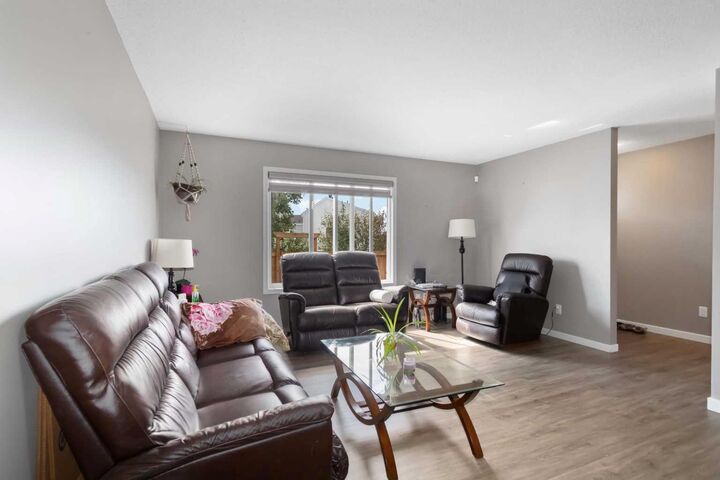 Property Photo:  711 Beacon Hill Drive 61  AB T9H 3R5 