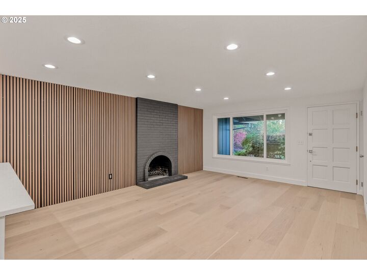 Property Photo:  8370 SW Seminole Trail Rd  OR 97062 