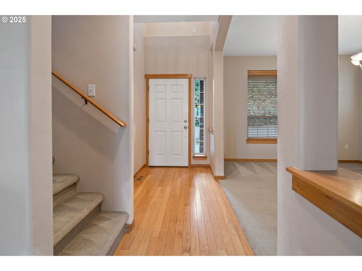 Property Photo: 6935 SE Renada St OR 97267