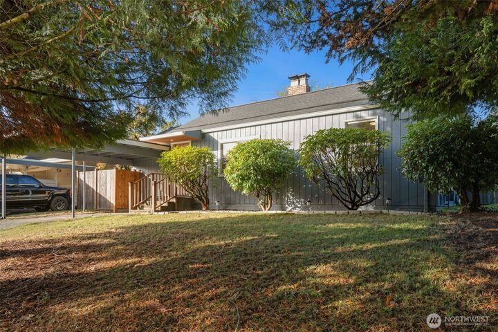 Property Photo:  15511  10th Avenue NE  WA 98155