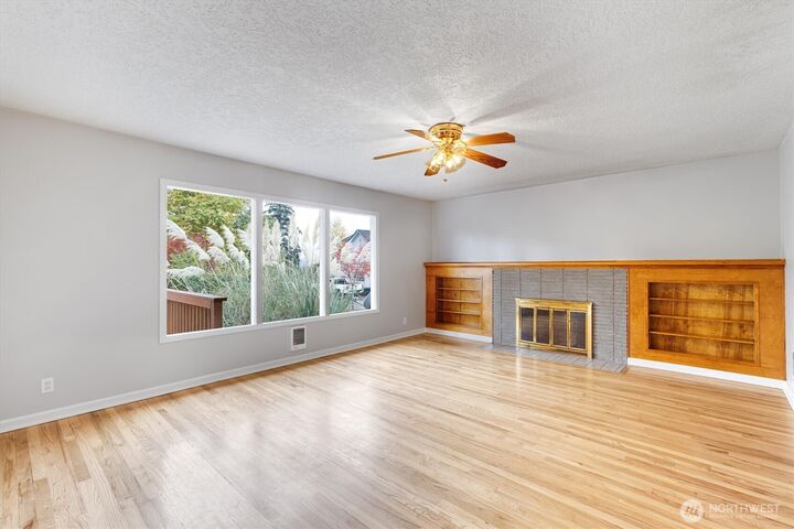 Property Photo:  1706  Lord Street  WA 98626 