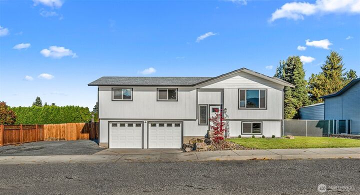1571  3rd Street SE  East Wenatchee WA 98802 photo