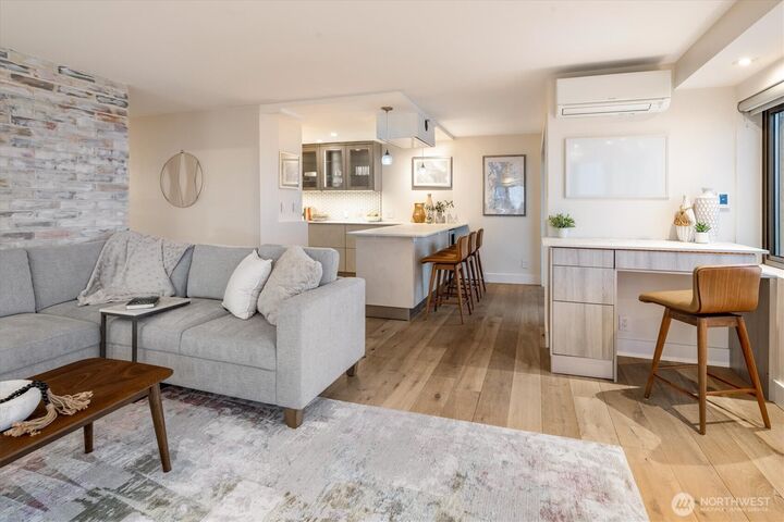 Property Photo:  7  Highland 704  WA 98109