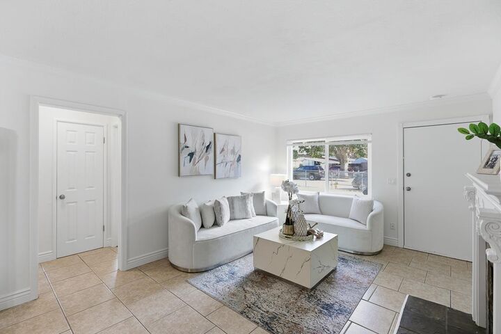 Property Photo:  1183 Saratoga Avenue  CA 94303 