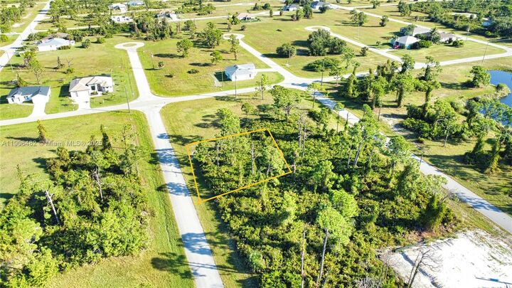 Property Photo: 13 Tide Ct FL 33946