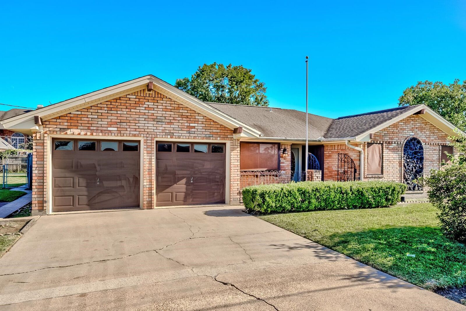 Property Photo: 4724 80th Street TX 77642-6603