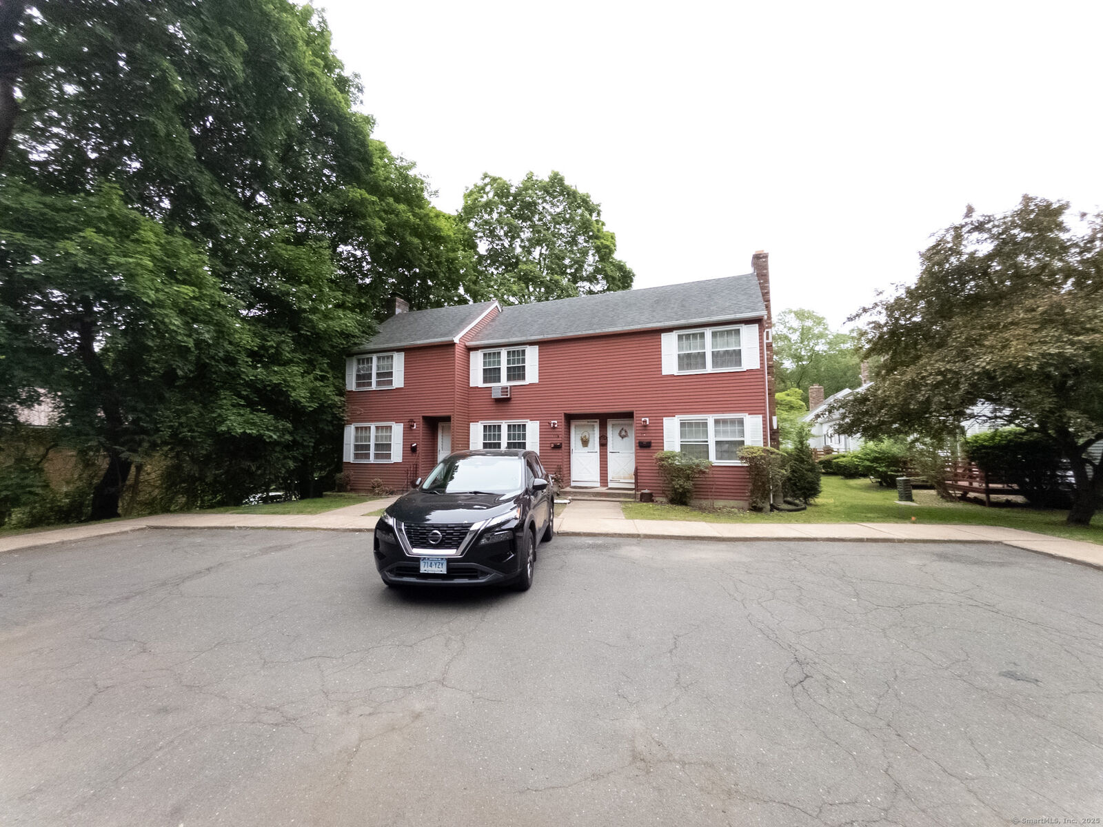 Property Photo: 40 Grove Street B CT 06042