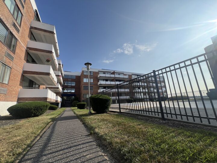 Property Photo:  1460 Elm Street 322  CT 06615 